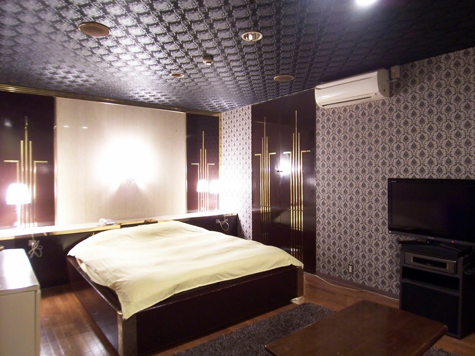 Hotel Pyramid (Adults Only) 姬路 外观 照片